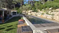 Réseau d’évacuation extérieur en zinc et PVC installé sur une maison neuve à Ventabren